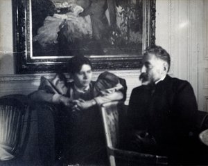Portret van de schrijver Stephane Mallarme (1842-1898) en Paule Gobillard, nicht door Berthe Morisot. Fotografie door Edgar Degas (1834-1917) 1896 door Edgar Degas