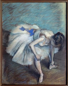 Zittende danseres door Edgar Degas