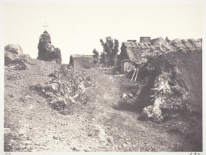 Rieten huisjes in de Auvergne, met een cavalerie door Edouard Denis Baldus