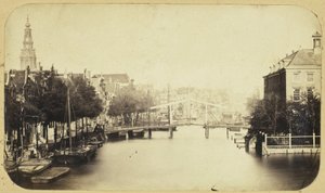 Gezicht op de Zwanenburgwal in Amsterdam