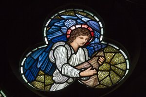 Wilden, All Saints, Morris & Co., Edward Burne-Jones, John Henry Dearle, Angels met dulcimer, Angel Musicians, Louisa, Alfred, The Baldwins, Premier, Methodist, Worcestershire door Edward Coley and Dearle Burne Jones