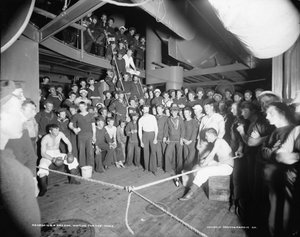 U.S.S. Oregon, wachtend op de gong, 1896-1901 door Edward H. Hart
