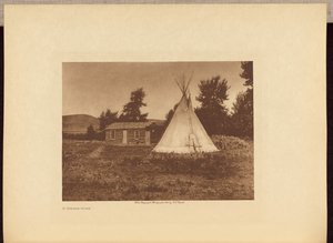 A Piegan Home door Edward S. Curtis