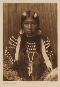 Stoffige jurk - Kalispel door Edward S. Curtis