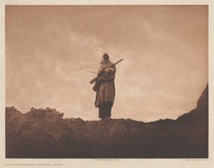 Portfolio III, Plaat 110: De bergschaapjager door Edward S. Curtis