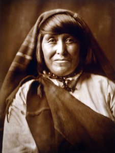 Een Acoma vrouw, c. 1904, foto Edward S. Curtis door Edward Sheriff Curtis