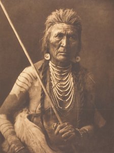 Wolf - Apsaroke, 1908 door Edward Sheriff Curtis