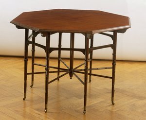 Achthoekige tafel, vervaardigd door Collinson en Lock, c.1875