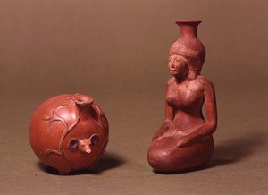 Vaten in de Vorm van een Meisje en een Egel door Egyptian