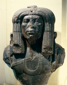 Buste van Amenemhat III als priester, uit Fayum, Middenrijk, Dynastie XII