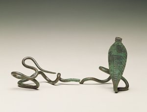 Wand in de vorm van een uraeus, uit graf 5 van het Ramesseum, Thebe, Middenrijk, 1773-1650 v.Chr.