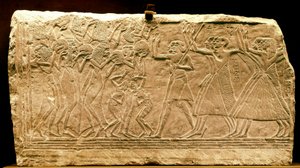 Oud Egypte: laag reliëf dat een processie met danseres voorstelt. Nieuw rijk. Regering van Ramses II. 14e eeuw v.Chr. Cairo Museum. Egypte door Egyptian 18th Dynasty