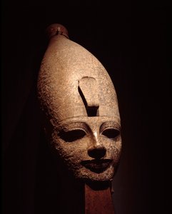 Egyptische antiquiteit: kolossaal hoofd van Amenophis III (Amenhotep). Roze granieten sculptuur. 14e eeuw v.Chr. 18e dynastie. Luxor Museum, Egypte door Egyptian 18th Dynasty