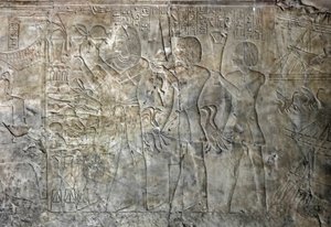 Egyptische oudheid: scènes uit het graf van Kha em Het (Khaemhat), inspecteur van graanschuren en schrijver aan het hof van Amenophis III (TT57), die dragers van offers vertegenwoordigt. 18e dynastie. 1530-1290 v.Chr. Vallei der Edelen. Luxor, Westelijke o