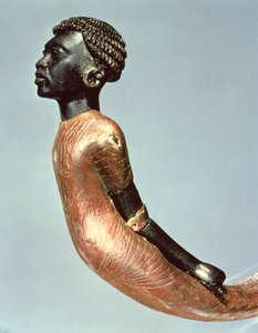 Figuur van een Afrikaanse man van het uiteinde van een ceremoniële staf, uit het graf van Toetanchamon