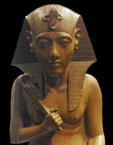 Fragment van een koninklijke groep uit de Amarna-periode: De tweede helft van de achttiende dynastie werd gekenmerkt door de heerschappij van Amenhotep IV, die zijn naam veranderde in Akhenaten (1353-1336 v.Chr.) om de dramatische verandering van de polyth door Egyptian 18th Dynasty