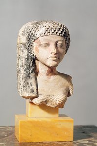 Hoofd van een prinses uit de familie van Akhenaten, Nieuwe Koninkrijk (beschilderde kalksteen)