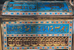Sieraden van Amenhotep III en Teye, uit het Graf van Yuia en Thuia, Vallei der Koningen, Egypte, Egyptische beschaving, Nieuwe Rijk, Dynastie XVIII door Egyptian 18th Dynasty