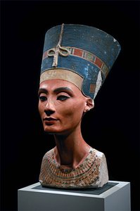 Nefertiti (14e eeuw v.Chr.) koningin-gemalin van farao Akhenaton door Egyptian 18th Dynasty