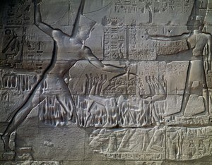 Libische gevangenen, reliëf, buitenmuur van de Grote Hypostyle Hal, Tempel van Amon, Karnak Tempelcomplex (Unesco Werelderfgoedlijst)