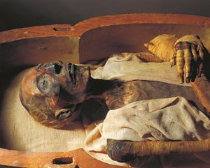Mummie van Ramses II (ca. 1297-1213 v.Chr.), detail door Egyptian 19th Dynasty