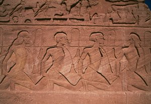 Gevangenen van het Noorden, bas-reliëf aan de voet van de reuzen van de Grote Tempel van Ramses II, Abu Simbel (UNESCO Werelderfgoedlijst) door Egyptian 19th Dynasty