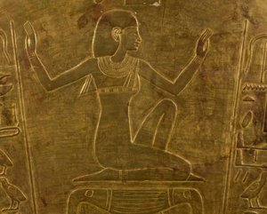 De godin Isis, decoratief detail van sarcofaag van Koningin Tuya, moeder van Ramses II, verguld hout, Egyptische Beschaving, Nieuwe Koninkrijk, Dynastie XIX
