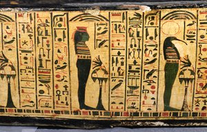 Detail van de buitenste kistbasis van de mummie van Nesyamun, mogelijk gevonden in Deir El-Bahri, Nieuwe Koninkrijk, c.1100 v.Chr. door Egyptian 20th Dynasty