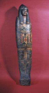 Sarcophagus voor een jonge vrouw genaamd de Dame van het Huis Djed-montu-iues-ankh, vrouw van Pamiu, Derde Tussenperiode, 850-730 v.Chr. (polychrome gesso)