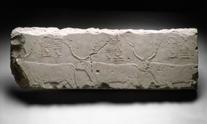 Reliëffragment met het Vee van Koning Khufu, c.2535