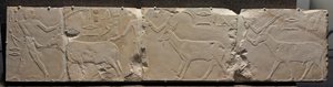 Reliëf van mannen die woestijndieren brengen, ca. 2311-2281 v.Chr. door Egyptian 6th Dynasty