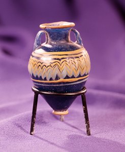 Amphora, 3e-4e eeuw v.Chr. door Egyptian Egyptian