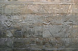 Alexander de Grote brengt offers aan de god Amon Min (detail) door Egyptian Egyptian