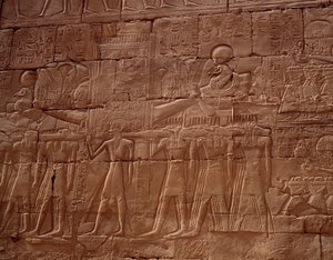 Egyptische oudheid: reliëf van de tempel van Karnak (Karnac), Luxor, Egypte door Egyptian Egyptian