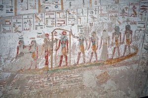 Graf van Ramses IX, Hiëroglief de God Ra op de boot, Luxor