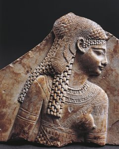 Bas-reliëffragment dat Cleopatra afbeeldt