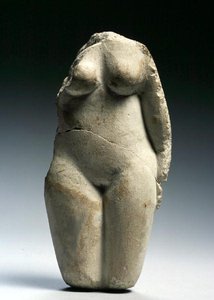 Vrouwelijk figuur door Egyptian Ptolemaic Period