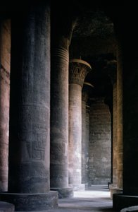 Hypostyle Hal van de Tempel van Khnum