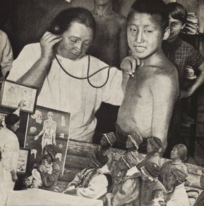 Geneeskunde in de USSR. Illustratie uit USSR Bouwt Socialisme, 1933