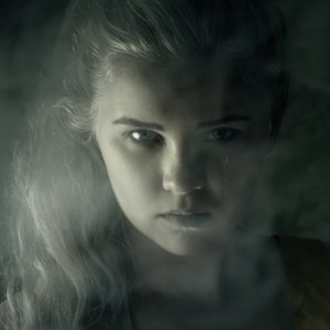 De gravin, 2015 door Elinleticia Högabo