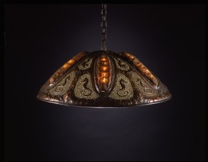 Kroonluchter, ca. 1910 door Elizabeth Eaton Burton