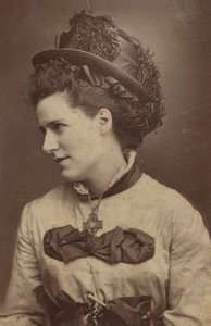 Ada Cavendish door English Photographer