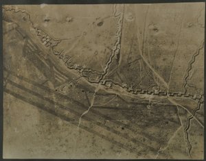 Luchtfoto met loopgraven uit de Eerste Wereldoorlog, 1918