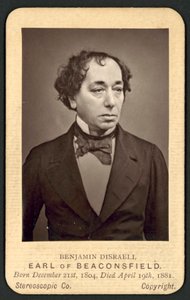 Benjamin Disraeli, Graaf van Beaconsfield, herdenkingsfotokaart door English Photographer