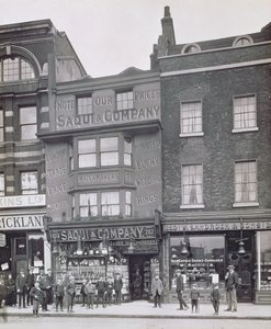 Bishopsgate, uit Historic London Buildings door English Photographer
