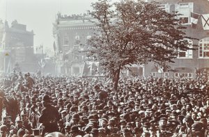 Blackwall Tunnel: menigte bij de ceremoniële opening, 1897