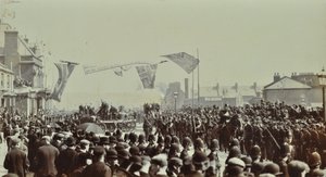 Blackwall Tunnel: praal als de Prins van Wales, later Koning Edward VII, en Prinses Alexandra de ceremoniële opening van de tunnel bijwonen, 1897