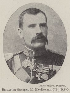 Brigadegeneraal H MacDonald, CB, DSO door English Photographer