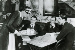 Tuinfeest in Buckingham Palace, 1911 door English Photographer