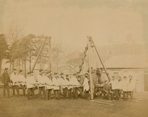 Cadetten aan de Koninklijke Militaire Academie door English Photographer